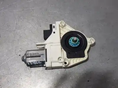 Recambio de automóvil de segunda mano de MOTOR ELEVALUNAS DELANTERO IZQUIERDO para SKODA YETI  referencias OEM IAM 8K0959811  1101965578100