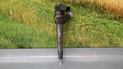 Pezzo di ricambio per auto di seconda mano Iniettore per SEAT LEON (5F1) 2.0 TDI Riferimenti OEM IAM 04L130277AC  0445110469