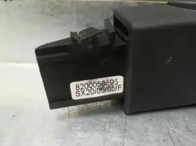 Автозапчасти б/у переключатель управления радио за renault clio ii fase ii (b/cb0) 1.5 dci diesel ссылки oem iam 8200058695  