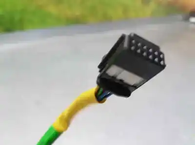 Pezzo di ricambio per auto di seconda mano specchio sinistro per renault captur zen riferimenti oem iam   