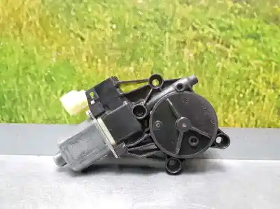 Pièce détachée automobile d'occasion Moteur Lève Vitre Avant Droit pour FORD FIESTA (CB1) Ambiente Références OEM IAM 8A6114553A 2 PINS 