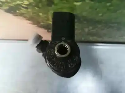 Pezzo di ricambio per auto di seconda mano iniettore per audi q3 (8u) 2.0 tdi (103kw) advance riferimenti oem iam 03l130277q  0445110647