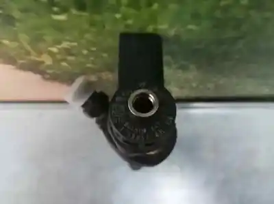 Pezzo di ricambio per auto di seconda mano iniettore per audi q3 (8u) 2.0 tdi (103kw) advance riferimenti oem iam 03l130277q  0445110647