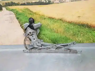 Second-hand car spare part driver left window regulator for toyota corolla (_e12_) 1.4 d (nde120_) oem iam references   7 pins