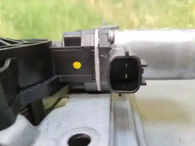 Second-hand car spare part rear right window regulator for renault captur zen oem iam references   2 pins