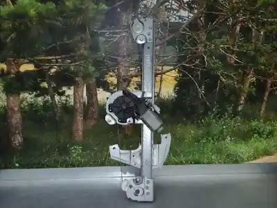 Pezzo di ricambio per auto di seconda mano Alzacristalli Anteriore Destro per TOYOTA AYGO (KGB/WNB) Básico Riferimenti OEM IAM   2 PINS