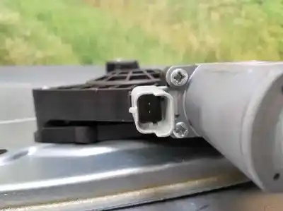 Автозапчастина б/у регулятор переднього правого скла для nissan pulsar (c13) tekna посилання на oem iam 807003zl0b  c26015302