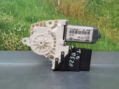 Автозапчасти б/у мотор заднего правого стекла за SEAT LEON (1M1) Sport ссылки OEM IAM 1C0959812A 18 PINS 