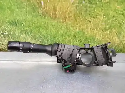 Автозапчасти б/у управление светом за TOYOTA YARIS HSD Active ссылки OEM IAM 0D300 L47 17F938