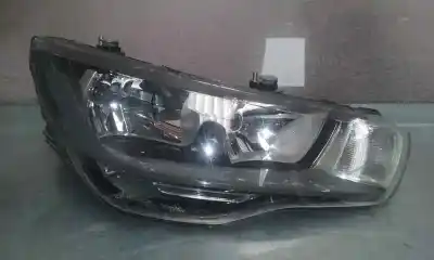 Pièce détachée automobile d'occasion FEU DROIT pour AUDI A1 (8X)  Références OEM IAM 8X0941004  
