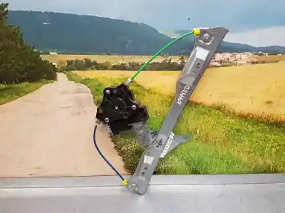 Peça sobressalente para automóvel em segunda mão elevador de vidros dianteiro direito por opel corsa e color edition ecoflex referências oem iam 541613212