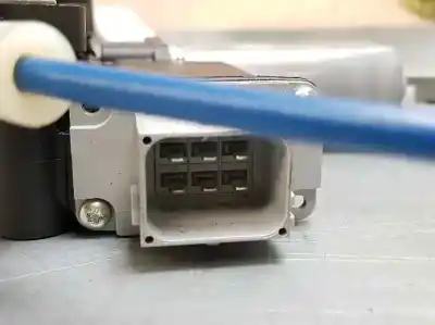 Second-hand car spare part passenger side right window regulator for opel corsa e color edition ecoflex oem iam references 541613212  6 pins