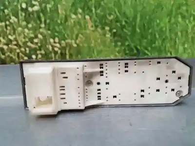 Peça sobressalente para automóvel em segunda mão botão / interruptor elevador vidro dianteiro esquerdo por toyota yaris active referências oem iam   