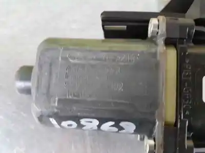 Second-hand car spare part right front window motor for ford focus lim. (cb4) trend oem iam references 0130822216 2 pins 4m5t14553