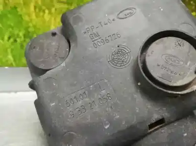 Second-hand car spare part left fog light for opel meriva cosmo oem iam references 93321058  