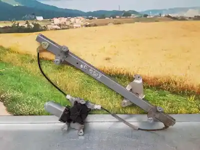 Pièce détachée automobile d'occasion LÉVE GLACE AVANT DROIT pour NISSAN PATHFINDER (R51)  Références OEM IAM   2 PINS