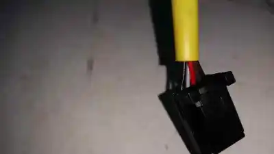 Pezzo di ricambio per auto di seconda mano specchio sinistro per renault captur dynamique riferimenti oem iam   7 cables