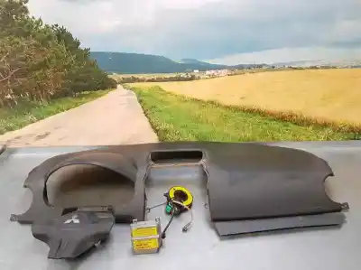 Recambio de automóvil de segunda mano de kit airbag para mitsubishi colt berlina 3 (z30) cleartec inform referencias oem iam   