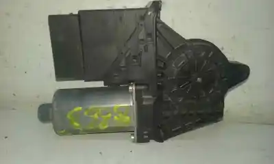 Pezzo di ricambio per auto di seconda mano MOTORE ALZACRISTALLI POSTERIORE DESTRO per VOLKSWAGEN PASSAT BERLINA (3B3)  Riferimenti OEM IAM   18 PIN