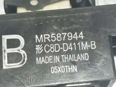 Peça sobressalente para automóvel em segunda mão botão / interruptor elevador vidro traseiro direito por citroen c-zero high line referências oem iam mr587944  