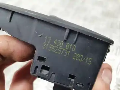 Second-hand car spare part right front power window switch for opel corsa e color edition ecoflex oem iam references 13430018  315625731