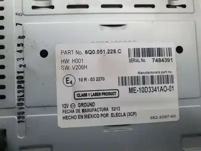 Pezzo di ricambio per auto di seconda mano impianto audio / radio cd per volkswagen polo (6r1) advance riferimenti oem iam 6q0051228c  7484391