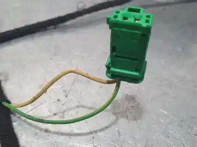 Peça sobressalente para automóvel em segunda mão espelho retrovisor esquerdo por citroen c4 berlina millenium referências oem iam 8149yp  3 cables+ 2 cables