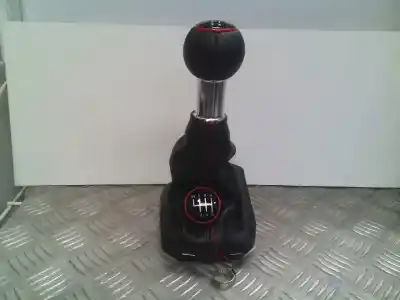 Peça sobressalente para automóvel em segunda mão botão da alavanca de velocidades por audi a3 (8l) 1.8 ambiente referências oem iam pom40125 pomo c/guarnecido 5/6 v pomo c/guarnecido 5/6 v
