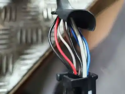 Peça sobressalente para automóvel em segunda mão espelho retrovisor direito por renault clio iv authentique referências oem iam 963012959r  