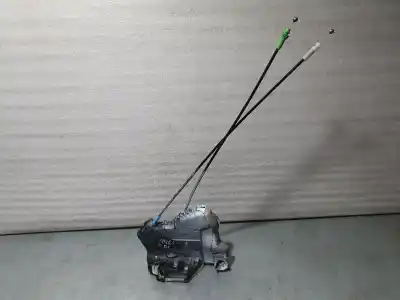 Second-hand car spare part left front door lock for toyota auris active oem iam references 