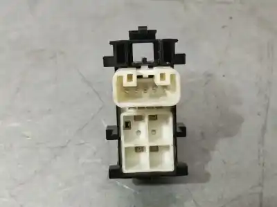 Peça sobressalente para automóvel em segunda mão botão / interruptor elevador vidro dianteiro direito por toyota yaris active referências oem iam 848100d030  