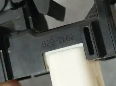 Peça sobressalente para automóvel em segunda mão botão / interruptor elevador vidro dianteiro direito por toyota yaris active referências oem iam 848100d030  