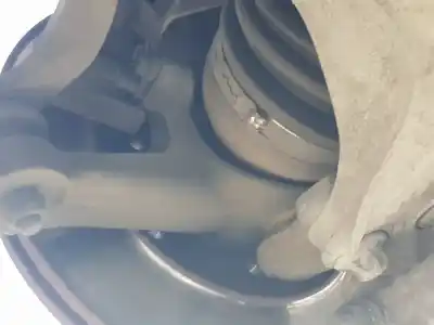 Pièce détachée automobile d'occasion moyeu de roue avant gauche pour peugeot 407 st confort références oem iam   