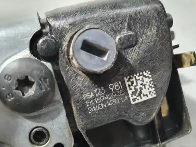 Second-hand car spare part left front door lock for citroen c3 elle oem iam references 16942935  2460n1430