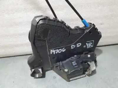 Peça sobressalente para automóvel em segunda mão fechadura da porta dianteira direita por toyota auris active referências oem iam   