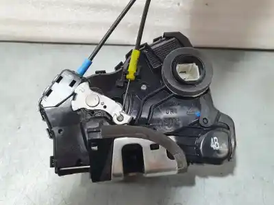 Peça sobressalente para automóvel em segunda mão fechadura da porta dianteira direita por toyota auris active referências oem iam   