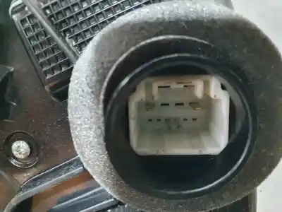 Peça sobressalente para automóvel em segunda mão fechadura da porta dianteira direita por toyota auris active referências oem iam   