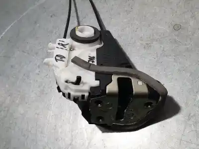 Автозапчастина б/у замок заднього правого дверя для toyota yaris active посилання на oem iam 690500d310  