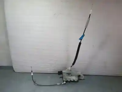 Second-hand car spare part left front door lock for opel combo life edition oem iam references 16943580