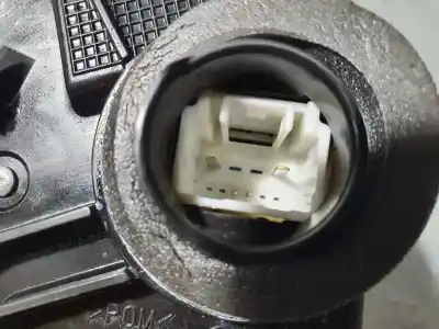 Second-hand car spare part front right door lock for toyota auris active oem iam references   