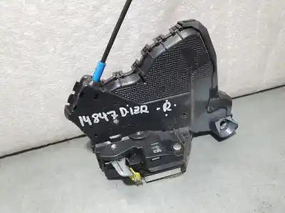 Second-hand car spare part left front door lock for toyota auris active oem iam references   