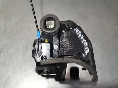 Second-hand car spare part rear right door lock for toyota auris active oem iam references   