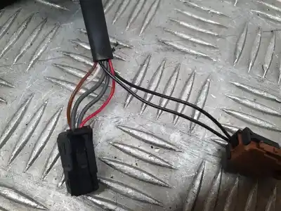 Peça sobressalente para automóvel em segunda mão espelho retrovisor direito por citroen c3 1.4 referências oem iam 12360123  