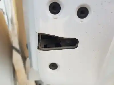 Recambio de automóvil de segunda mano de cerradura puerta corredera derecha para ford transit courier ambiente referencias oem iam   
