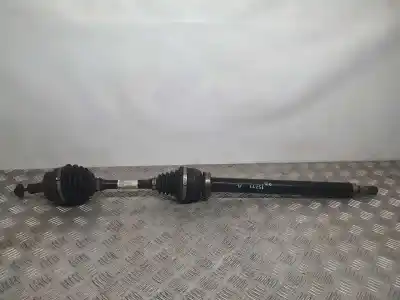 İkinci el araba yedek parçası  için VOLVO S60 BERLINA  OEM IAM referansları P8689214  T031214