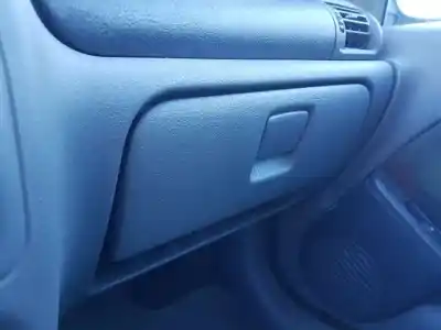 Автозапчасти б/у бардачок за renault clio ii fase i (b/cbo) 1.2 ссылки oem iam 