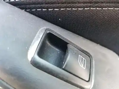 Pièce détachée automobile d'occasion commande de lève vitre arrière droit pour infiniti q30 1.5d premium city black 109 cv / 80 kw références oem iam 