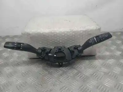 Peça sobressalente para automóvel em segunda mão  por KIA STONIC (YBCUV)  Referências OEM IAM 93403D4952  