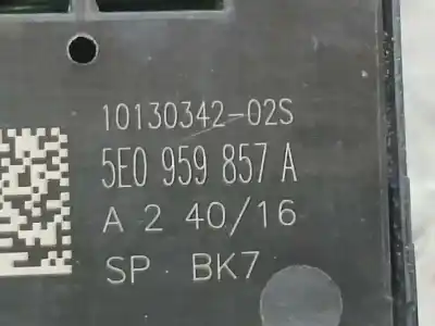 Автозапчасти б/у выключатель левого переднего окна за skoda octavia combi (5e5) active ссылки oem iam 5e0959857a  10303742