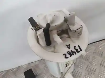 Second-hand car spare part fuel tank sender unit for lexus is 300h oem iam references 7770430210  